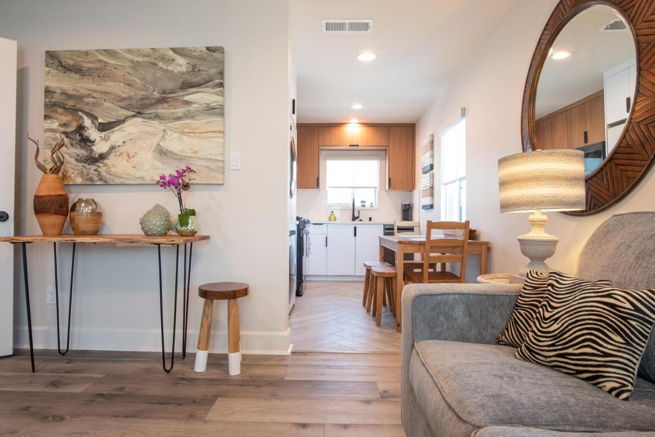 5079 Lotus Street Apartment
