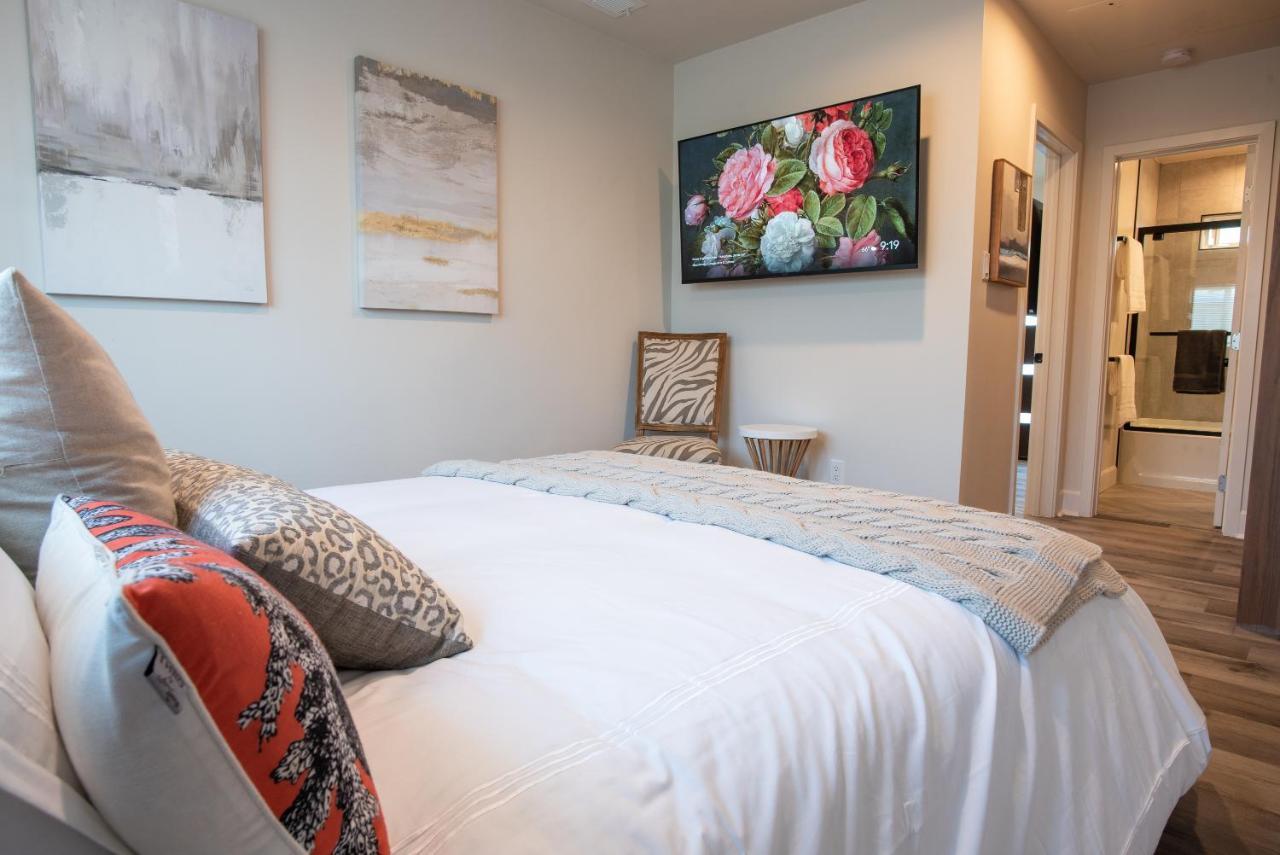 5079 Lotus Street Apartment *